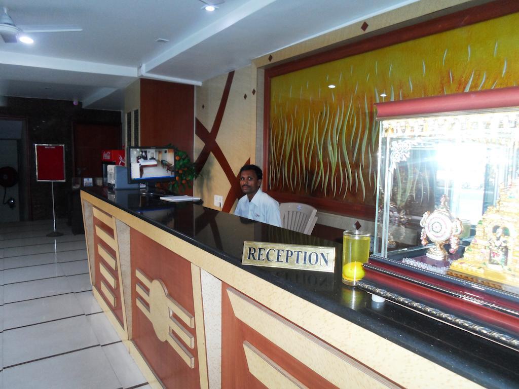 Hôtel Psr à Tirupati Extérieur photo