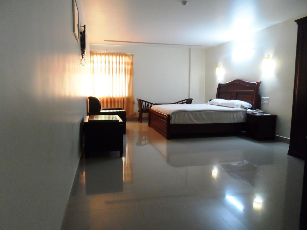 Hôtel Psr à Tirupati Extérieur photo
